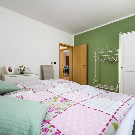 Villa Elisa Kaštelir Eksteriør billede