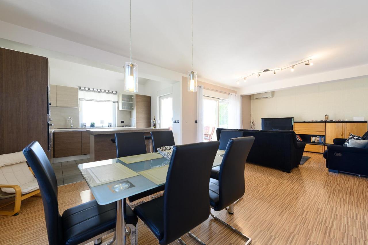 Villa Elisa Kaštelir Eksteriør billede