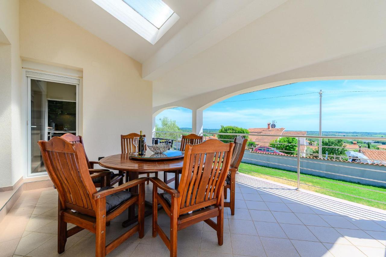 Villa Elisa Kaštelir Eksteriør billede