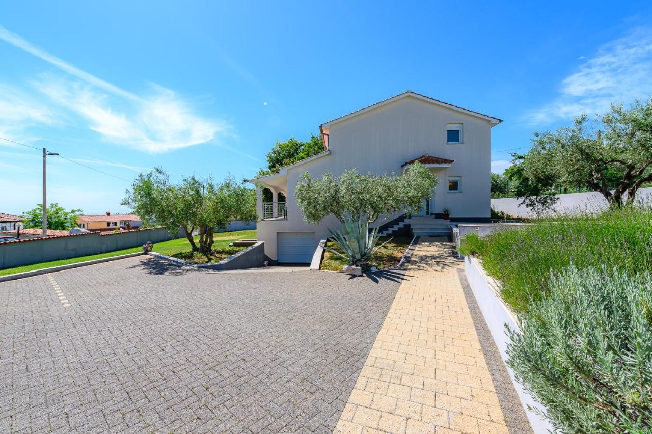 Villa Elisa Kaštelir Eksteriør billede
