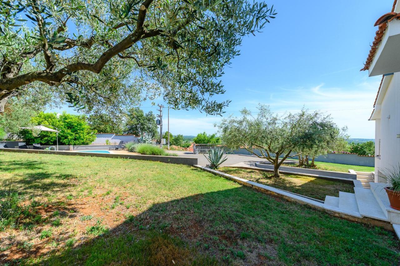 Villa Elisa Kaštelir Eksteriør billede