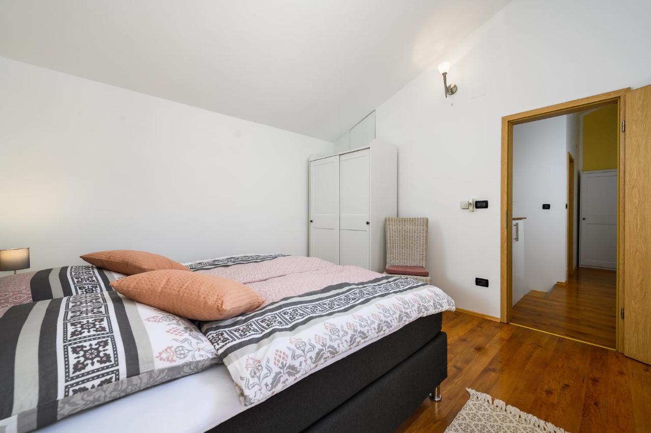 Villa Elisa Kaštelir Eksteriør billede
