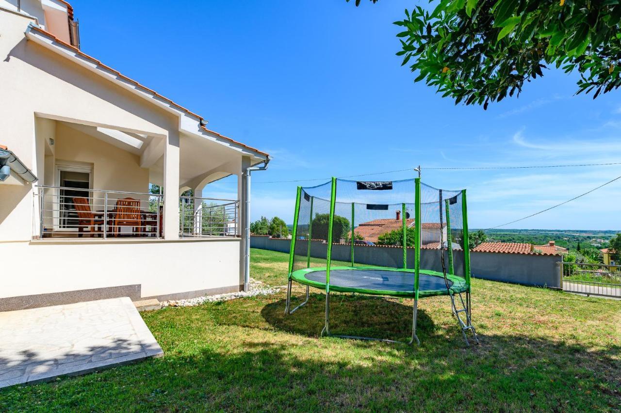 Villa Elisa Kaštelir Eksteriør billede