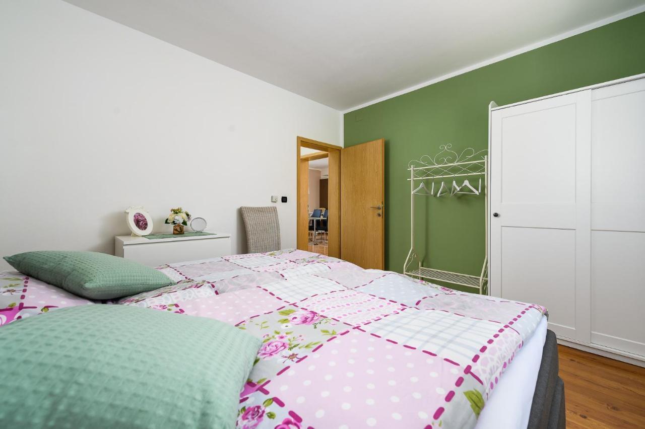 Villa Elisa Kaštelir Eksteriør billede